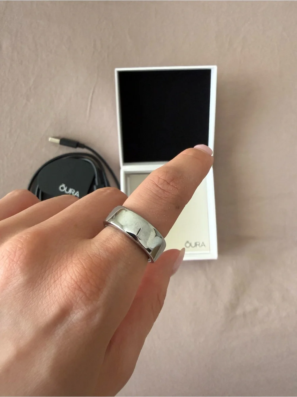 Oura Ring Gen 3 Horizon in Silver with Charger